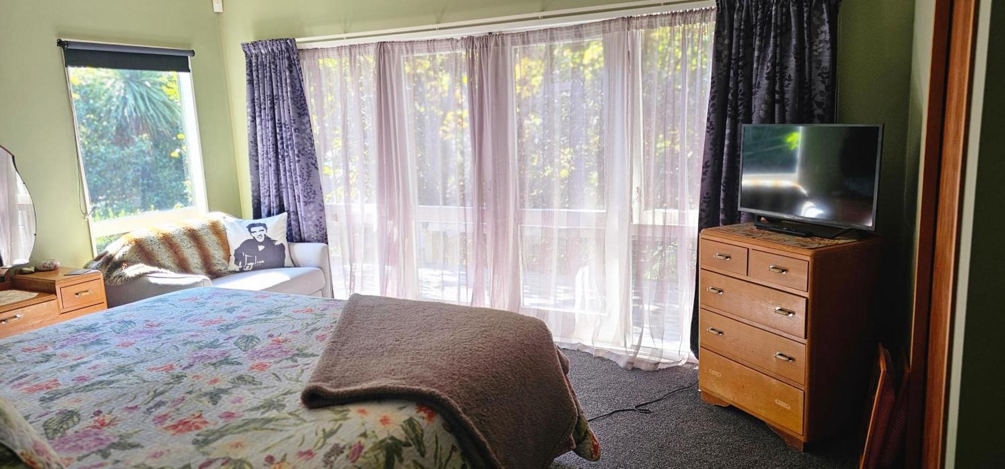 Fred&Donz Bed And Breakfast Lago Lago Taupo Exterior foto